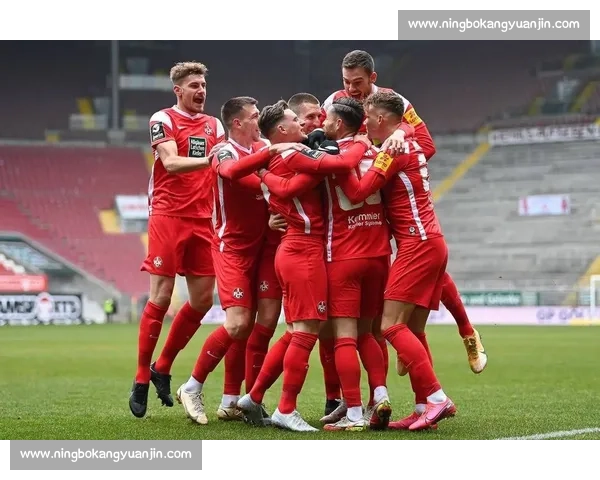 凯泽主场迎战基尔赛前解析走势与阵容对决关键看点全解读前瞻 凯泽主场迎战基尔赛前解析走势与阵容对决关键看点全解读前瞻