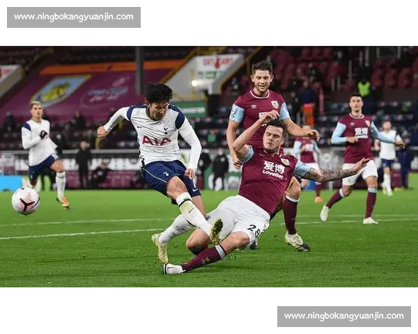 特伦钦对阵叶胡达关键对决赛前前瞻与胜负走势解析全面战术阵容观察 特伦钦对阵叶胡达关键对决赛前前瞻与胜负走势解析全面战术阵容观察